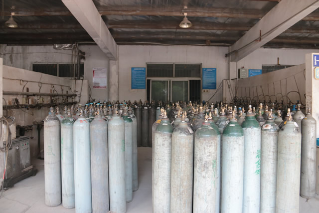 氮?dú)狻鍤庠阡撹F行業(yè)中的作用